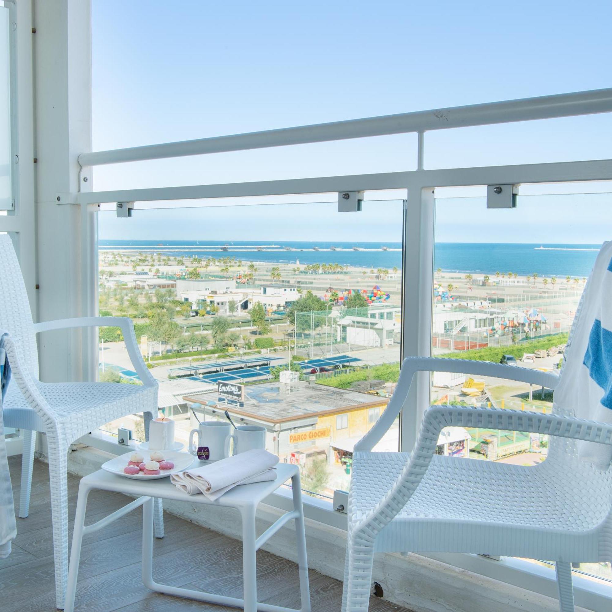 Hotel Mediterraneo Sottomarina Exterior photo