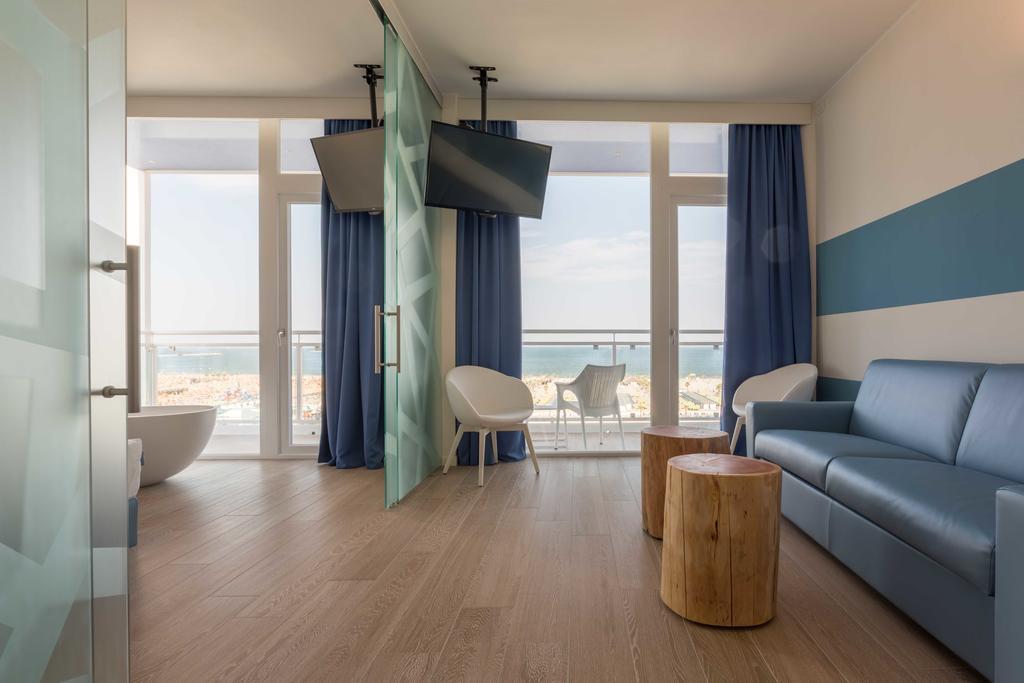 Hotel Mediterraneo Sottomarina Exterior photo